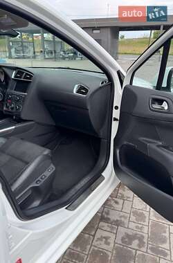 Хэтчбек Citroen C4 2012 в 