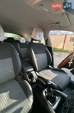 Хэтчбек Citroen C4 2013 в 