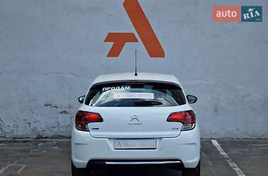 Хэтчбек Citroen C4 2015 в 