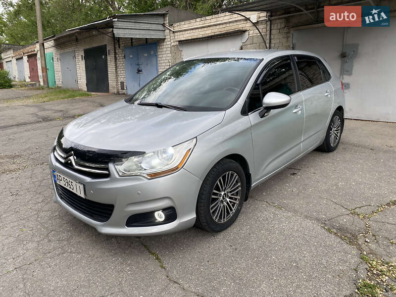 Хетчбек Citroen C4 2014 в 