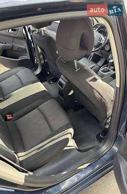 Хетчбек Citroen C4 2012 в 