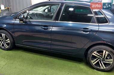Хэтчбек Citroen C4 2012 в 