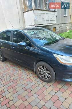 Хэтчбек Citroen C4 2012 в 