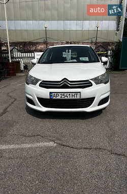 Хэтчбек Citroen C4 2013 в 