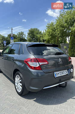Хэтчбек Citroen C4 2012 в 