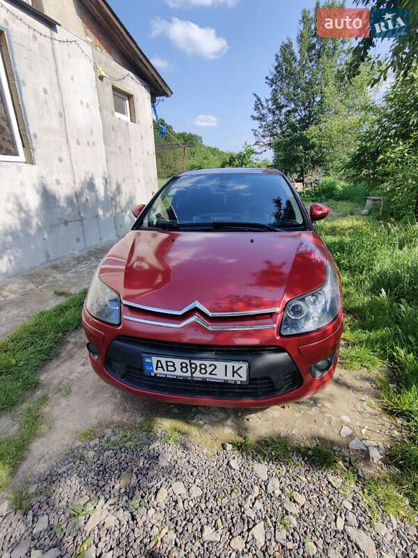 Хэтчбек Citroen C4 2009 в 