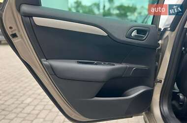 Хэтчбек Citroen C4 2011 в 