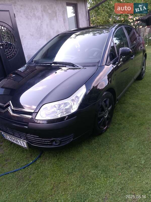Хетчбек Citroen C4 2008 в Комарному
