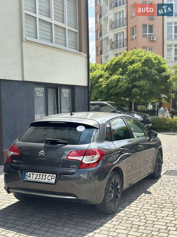 Хэтчбек Citroen C4 2015 в Ивано-Франковске