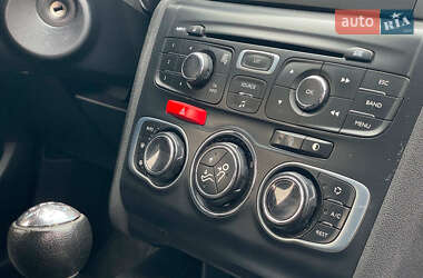 Хэтчбек Citroen C4 2013 в 