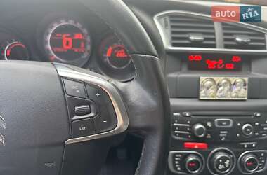 Хэтчбек Citroen C4 2014 в 
