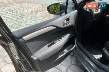 Хэтчбек Citroen C4 2013 в 