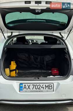 Хэтчбек Citroen C4 2013 в 