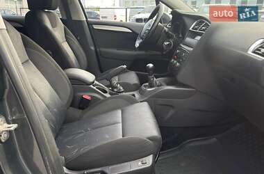Хэтчбек Citroen C4 2012 в 