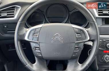 Хэтчбек Citroen C4 2012 в 