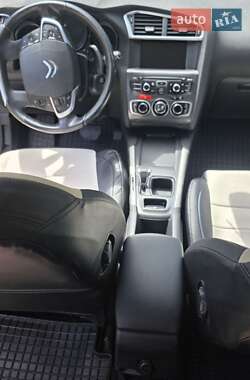 Хэтчбек Citroen C4 2011 в 