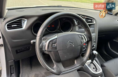 Хэтчбек Citroen C4 2012 в 