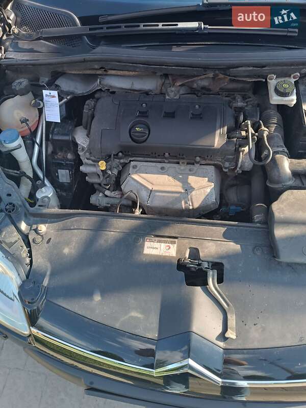 Хэтчбек Citroen C4 2008 в Млинове