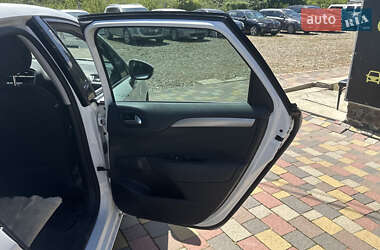Хэтчбек Citroen C4 2012 в 