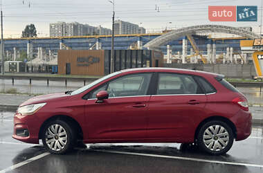 Хэтчбек Citroen C4 2012 в 