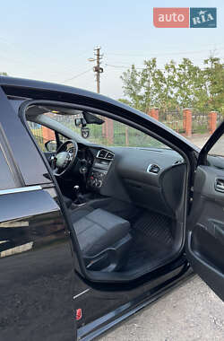 Хэтчбек Citroen C4 2010 в 