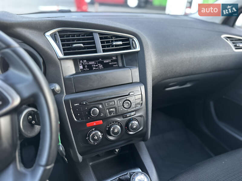 Хэтчбек Citroen C4 2016 в Киеве фото 24 Хэтчбек Citroen C4 2016 в Киеве