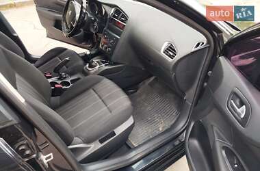 Хетчбек Citroen C4 2012 в 