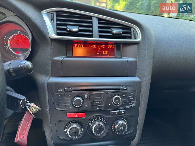 Хэтчбек Citroen C4 2011 в Киеве фото 13 Хэтчбек Citroen C4 2011 в Киеве