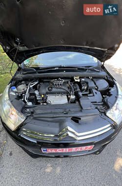 Хэтчбек Citroen C4 2012 в 