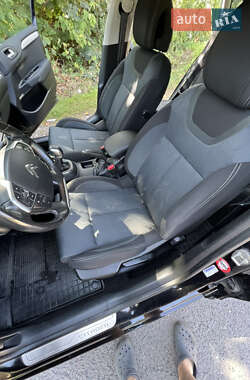 Хэтчбек Citroen C4 2012 в 