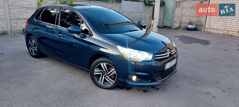 Хэтчбек Citroen C4 2012 в 