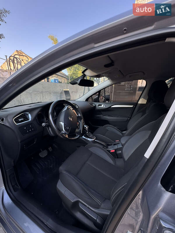 Хэтчбек Citroen C4 2017 в Кропивницком