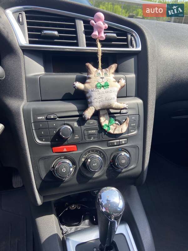 Хэтчбек Citroen C4 2012 в Полтаве