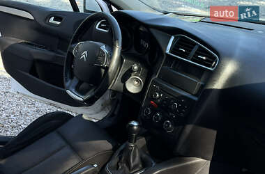 Хэтчбек Citroen C4 2012 в 
