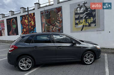 Хэтчбек Citroen C4 2012 в 