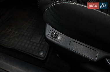 Хэтчбек Citroen C4 2013 в 