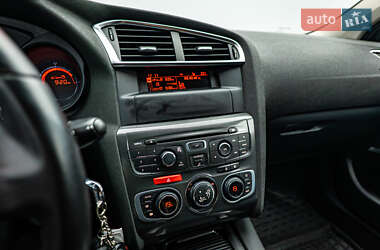 Хэтчбек Citroen C4 2013 в 