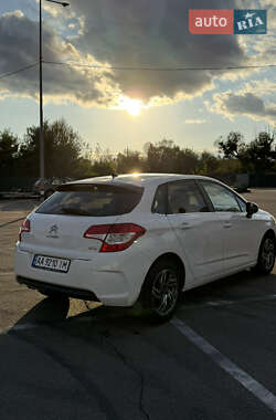 Хэтчбек Citroen C4 2014 в 