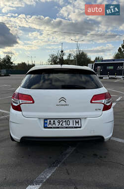 Хэтчбек Citroen C4 2014 в 