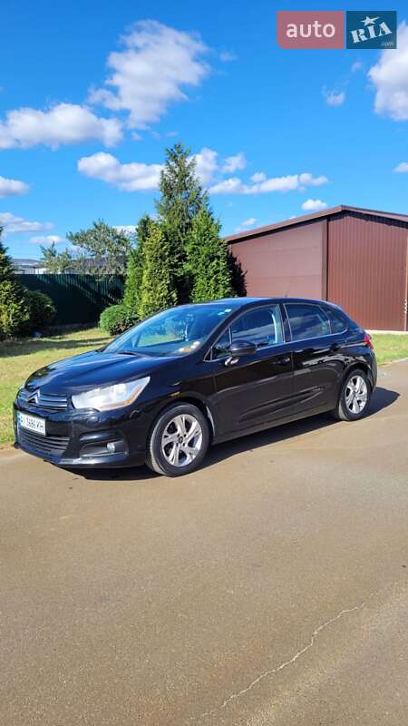 Хэтчбек Citroen C4 2011 в Вишневом