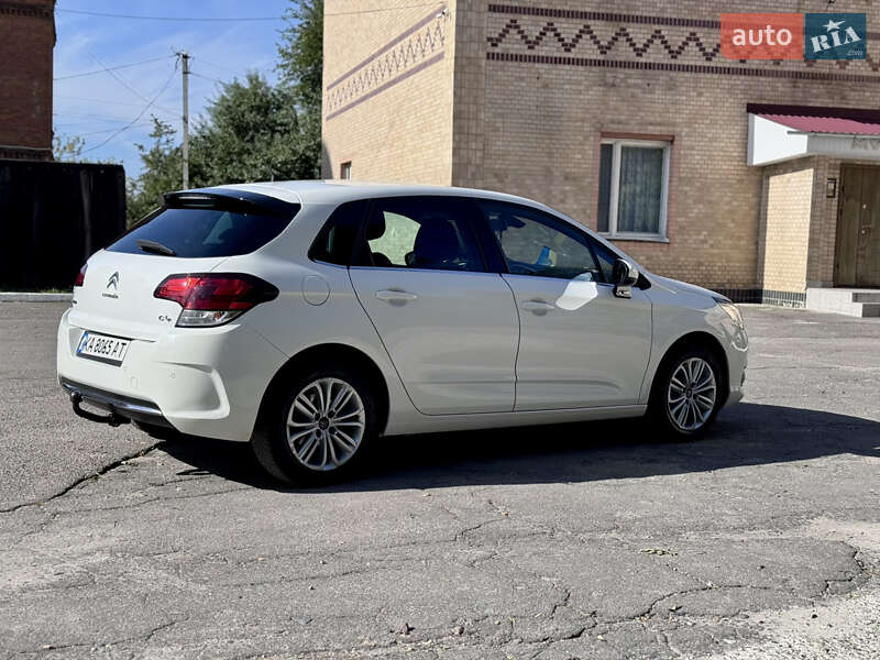 Хэтчбек Citroen C4 2015 в Киеве