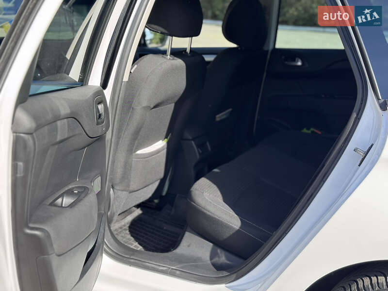 Хэтчбек Citroen C4 2015 в Киеве