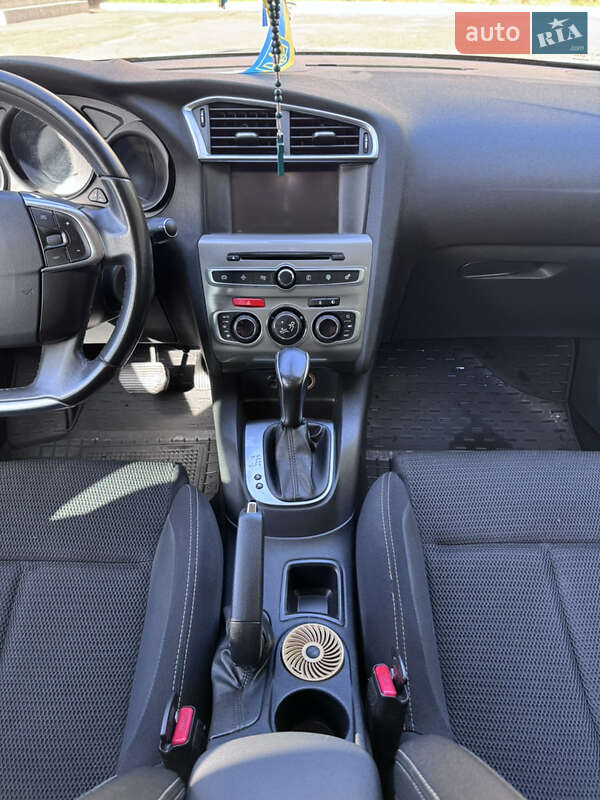 Хэтчбек Citroen C4 2015 в Киеве