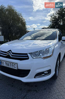 Хэтчбек Citroen C4 2012 в 