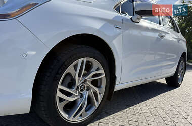 Хэтчбек Citroen C4 2012 в 