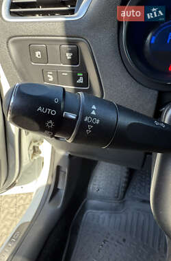 Хэтчбек Citroen C4 2012 в 