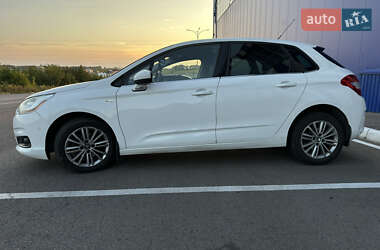 Хэтчбек Citroen C4 2012 в 