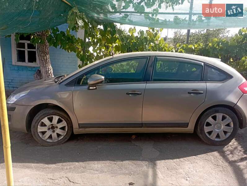 Хетчбек Citroen C4 2010 в 