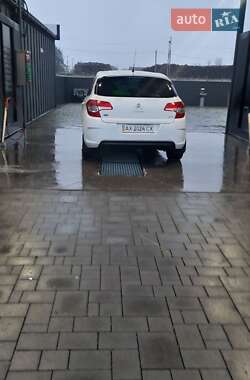 Седан Citroen C4 2012 в  фото 9 Седан Citroen C4 2012 в