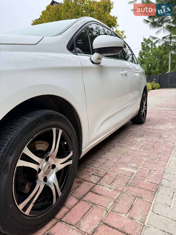 Хэтчбек Citroen C4 2012 в Каменец-Подольском